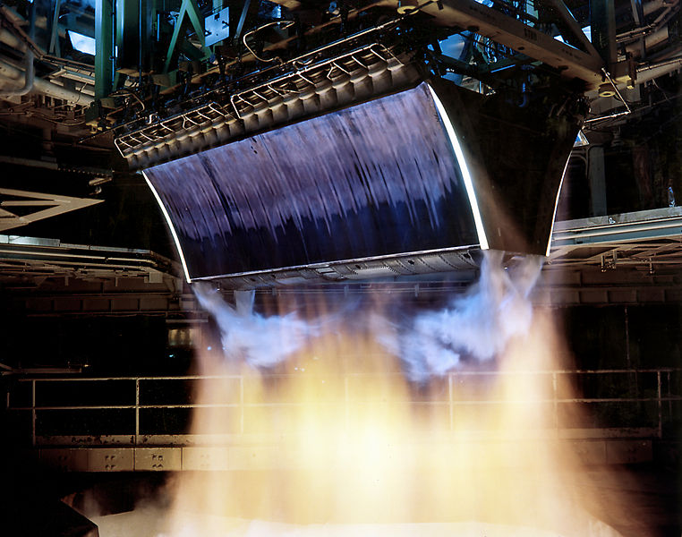 NASA and Rocketdyne Twin Linear Aerospike Engine XRS-2200 with Turbomachinery J-2S→J-2+ and 4×10 Thrust Cells (Image by NASA)